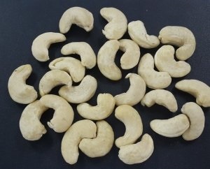 Cashew-nuts-WW450-Vietnam-Raw-Cashews