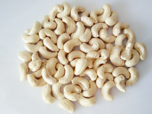 Cashew nuts WW450-Vietnam raw cashews